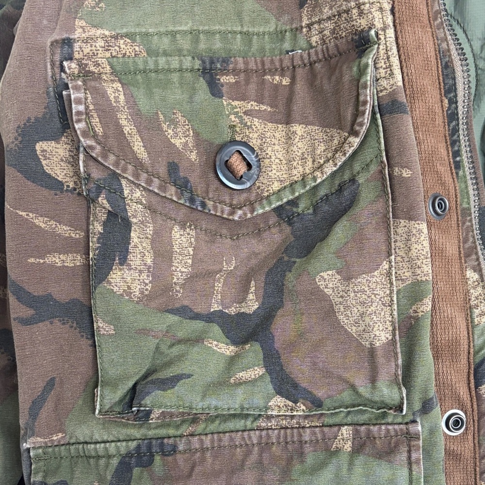 Abercrombie & Fitch Men's Green and Brown Camo Puffer Jacket - Picture 6 of 11
